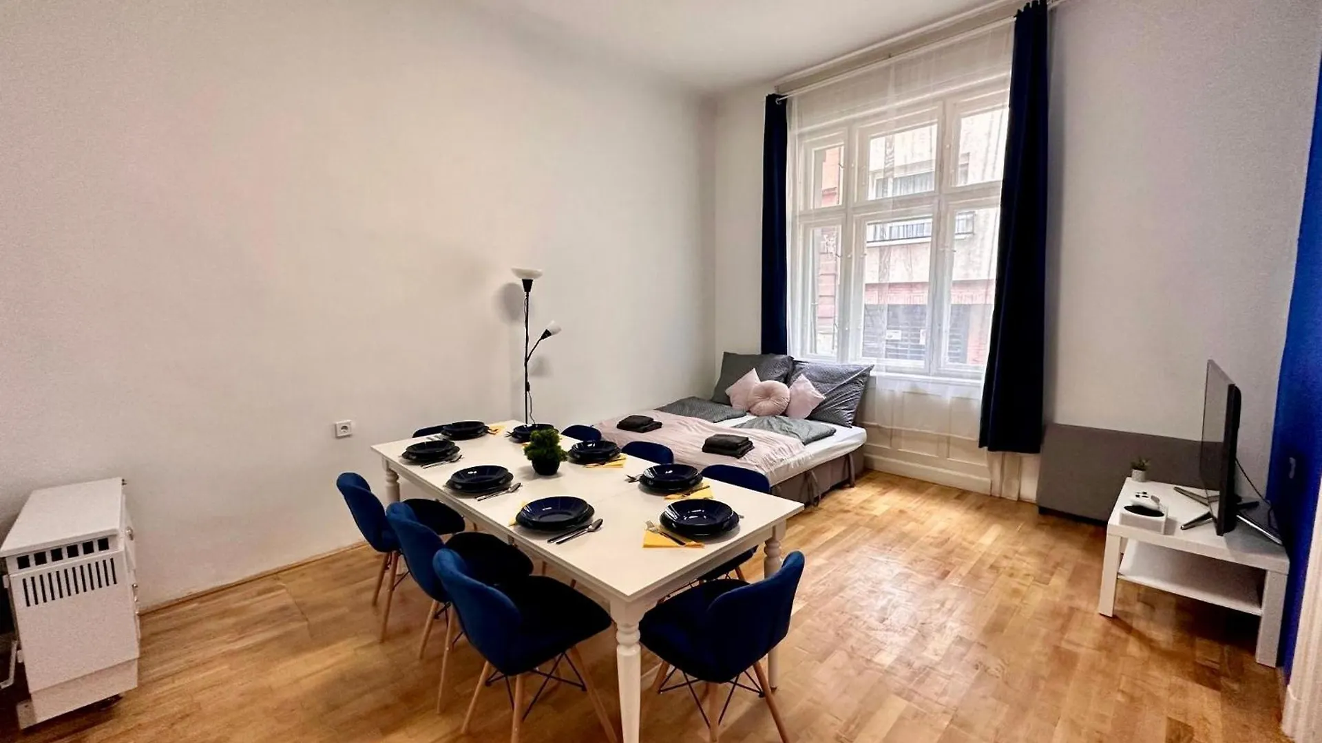 Elegant Apartman For 8 Person With Free Parking For 2 Cars Boedapest