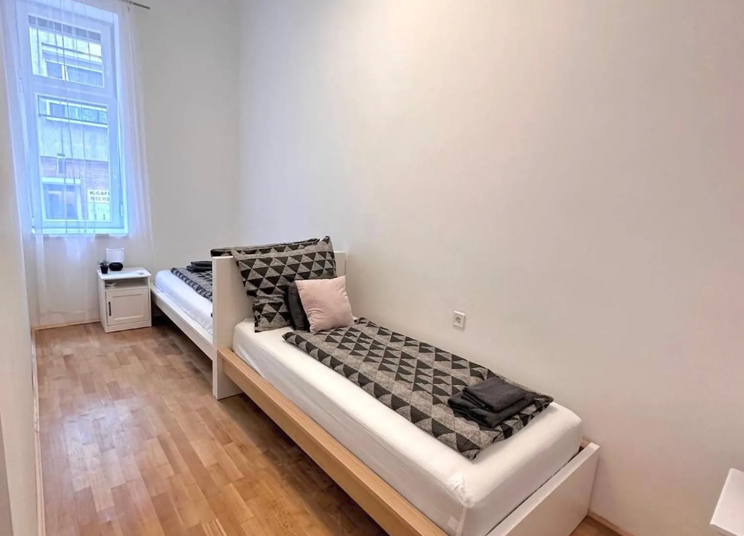 Elegant Apartman For 8 Person With Free Parking For 2 Cars Boedapest Appartement